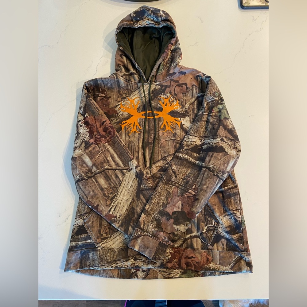 Under Armor Sweatshirt